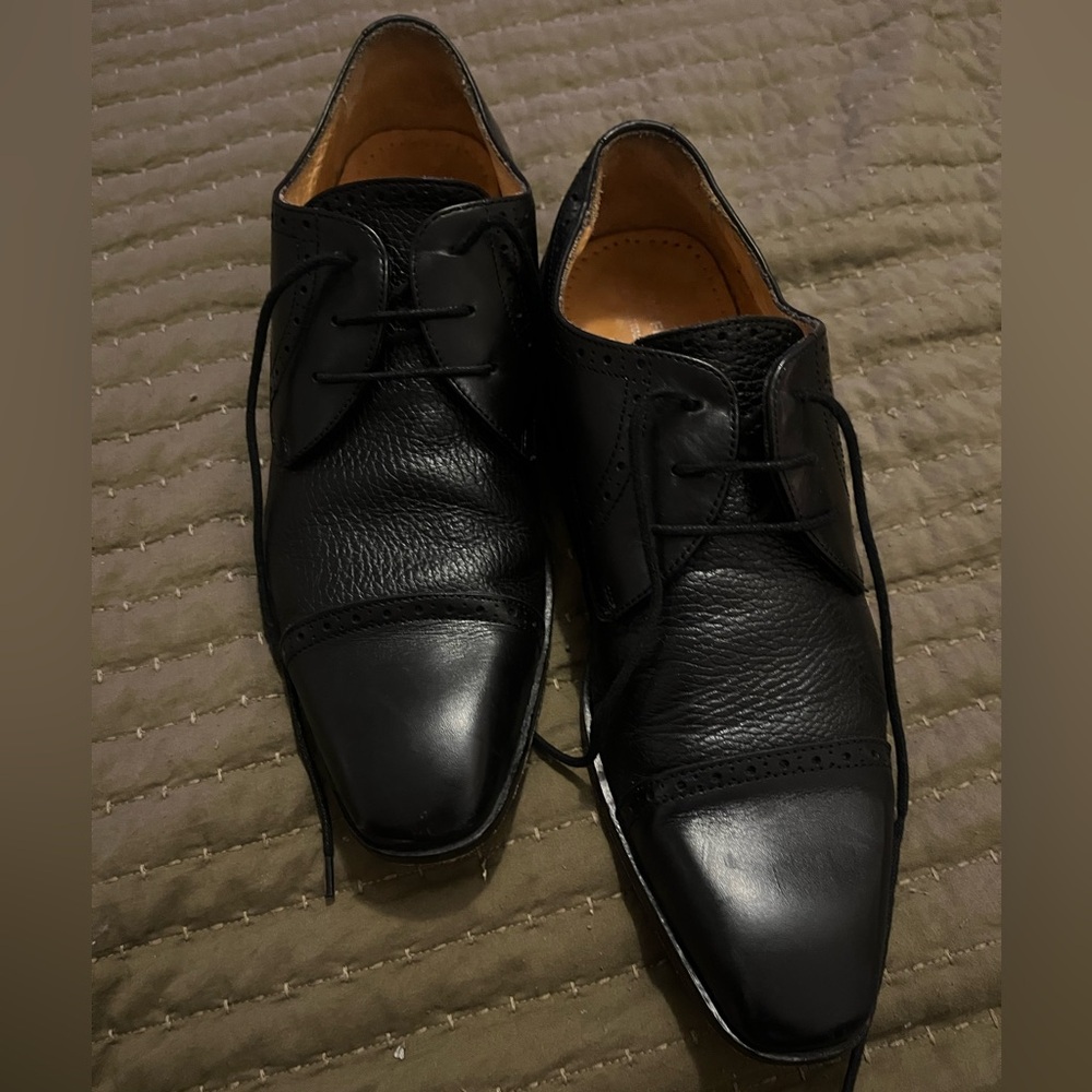 Saks fifth Avenue men’s dress shoe